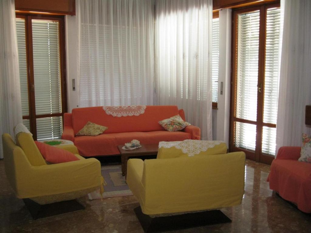 La Casa Dei Pini Acomodação com café da manhã Malnate Exterior foto