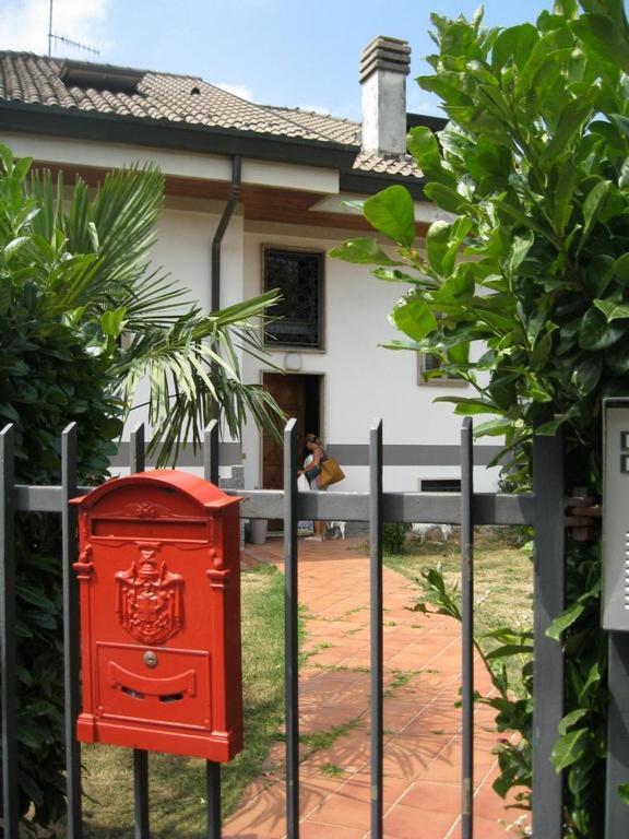 La Casa Dei Pini Acomodação com café da manhã Malnate Exterior foto